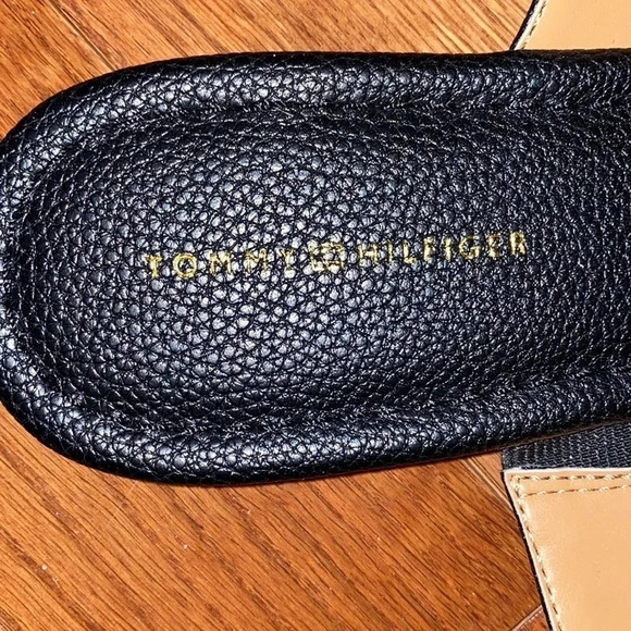 Tommy Hilfiger black thong logo slippers 9.5 - Picture 4 of 11